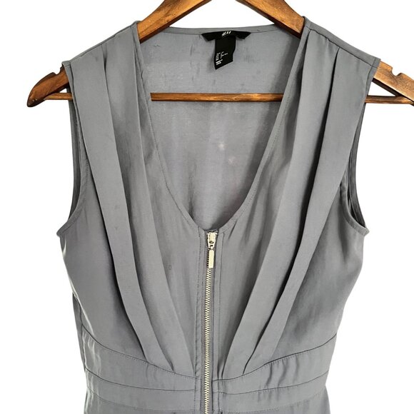 H&M Gray Sleeveless Zip-Front Dress With Pleated Detail & V-Neckline - Size 2 - Picture 3 of 11